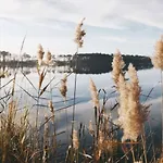 Semesterbostad 1 House Between Two Lakes